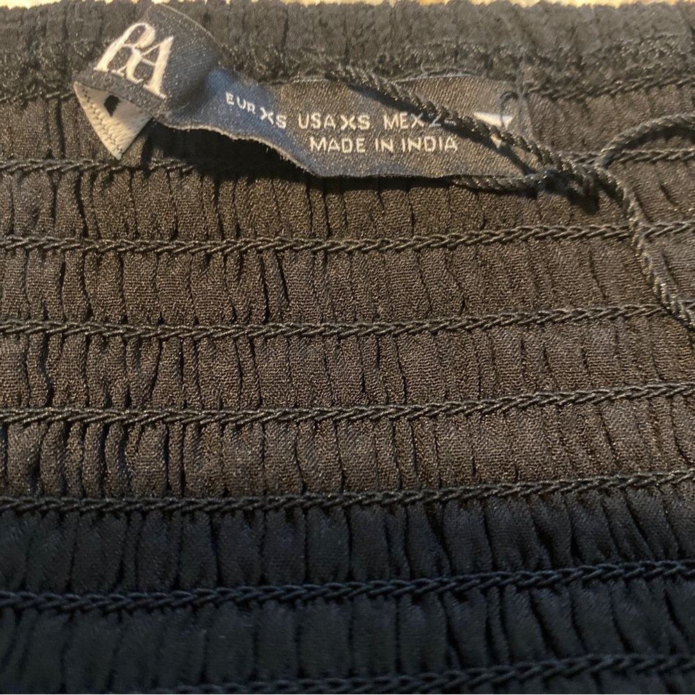 Black Textured Ruched Crop Top - Picture 5 of 5